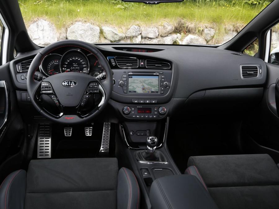  Kia cee&rsquo;d GT 2013 года  (UK) (фото 5 из 18)